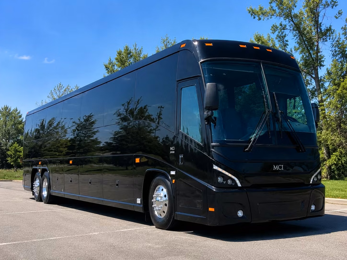 comfortable climate controlled buses for minnesota science museum and nature center trips