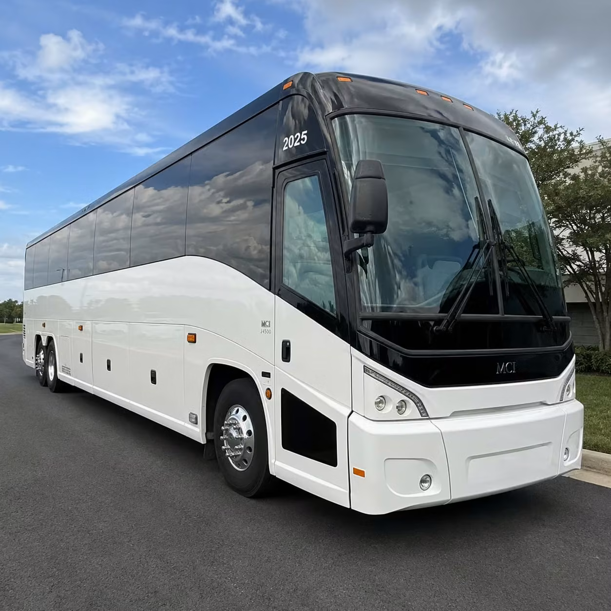 school field trip charter bus rentals in bloomington